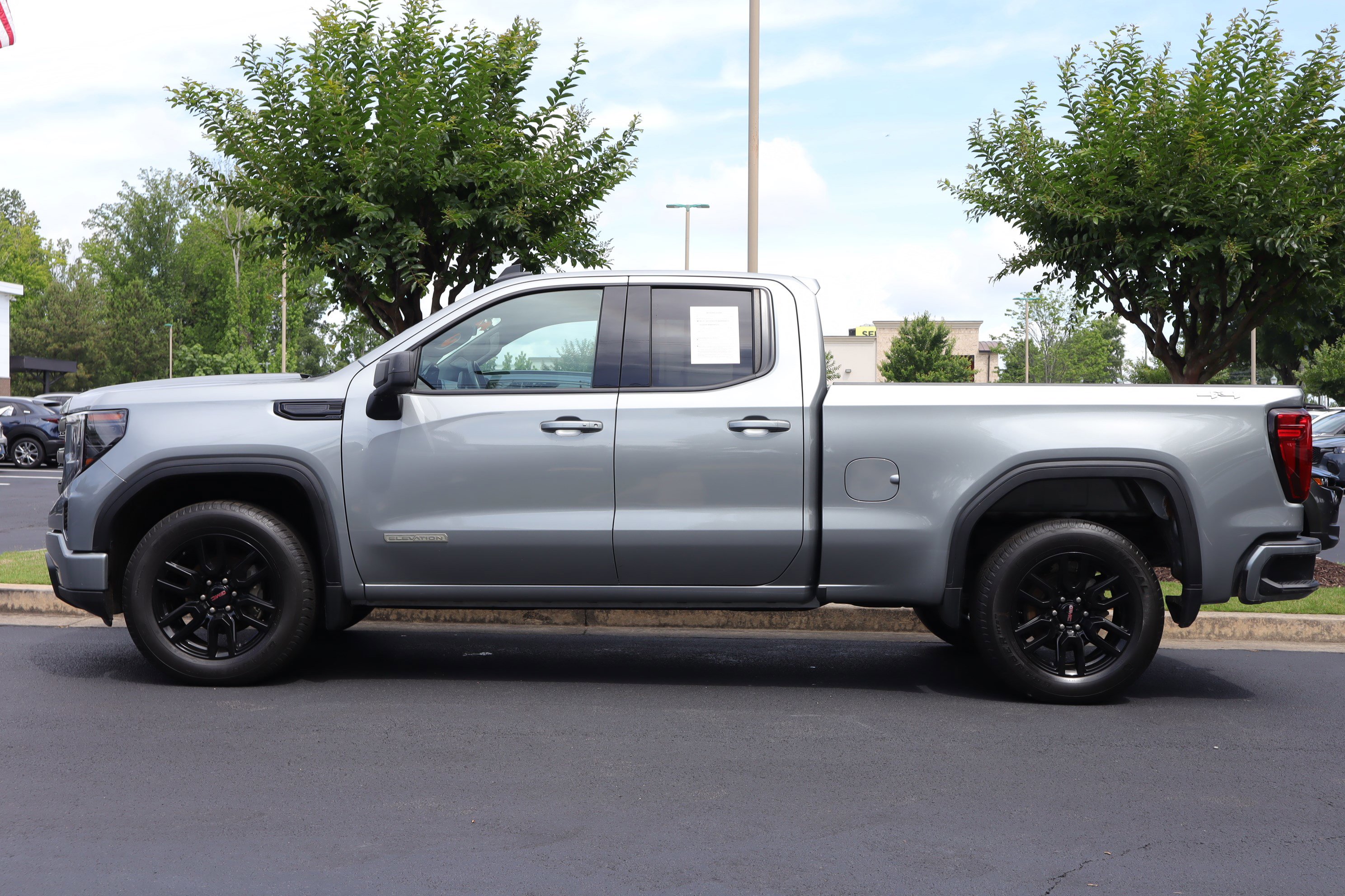 Used 2023 GMC Sierra 1500 Elevation AWD/4WD image 5
