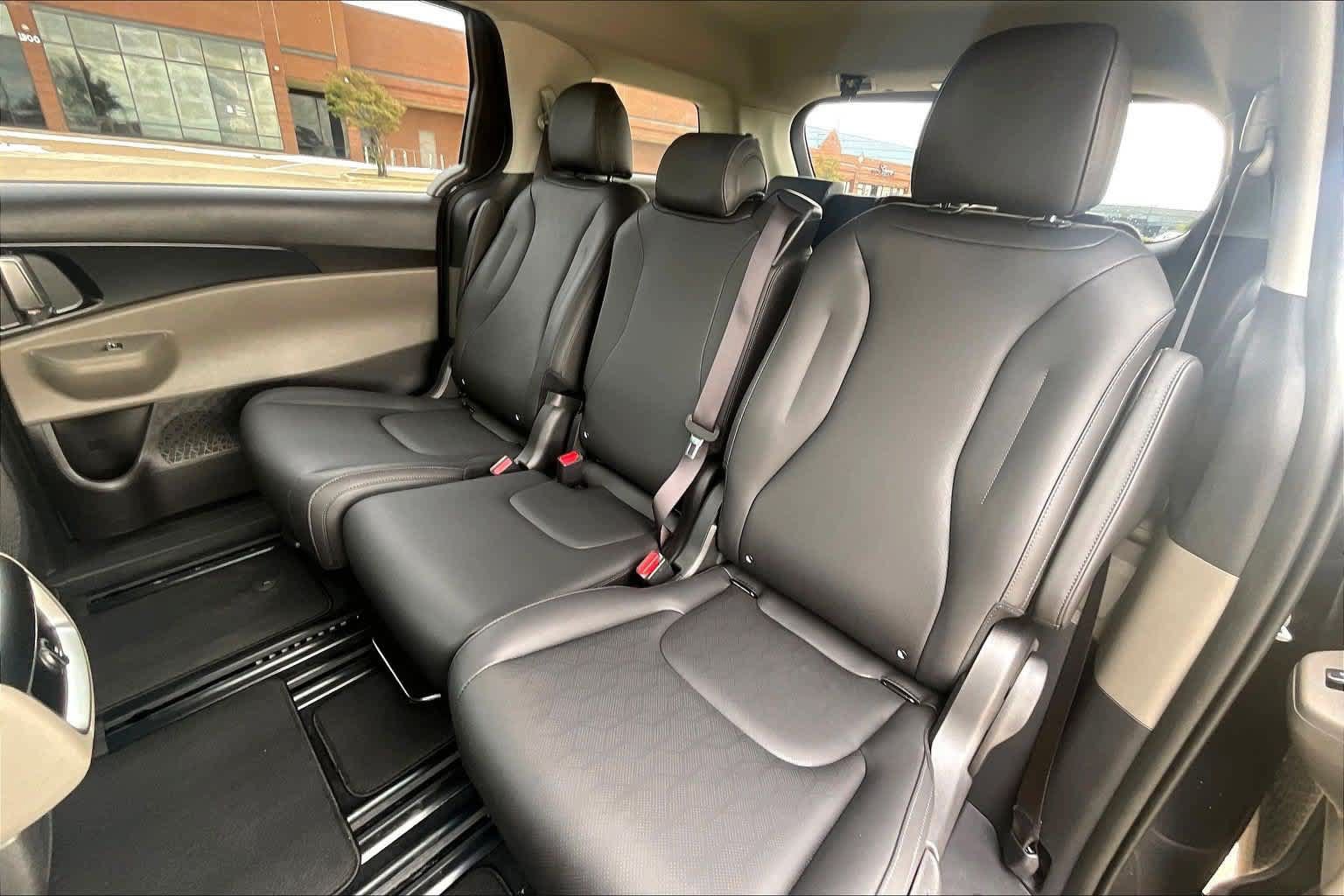 Certified 2026 Kia Carnival FWD image 27