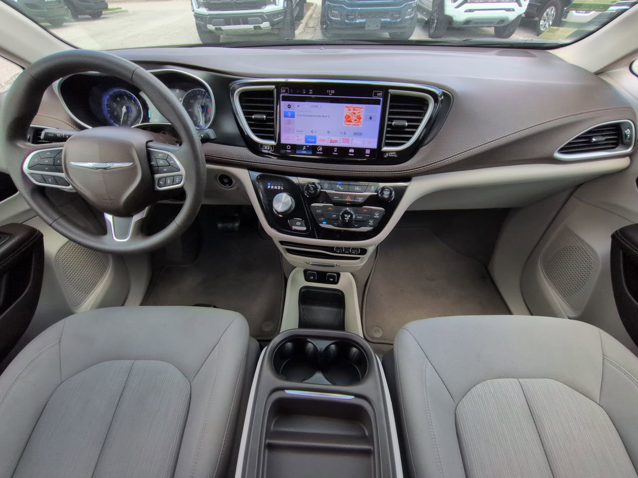 Used 2021 Chrysler Pacifica Touring FWD image 15