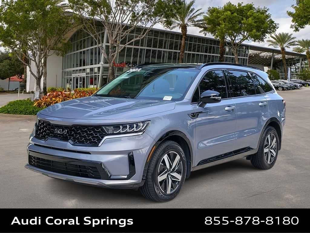 Used 2023 Kia Sorento S w/ Panoramic Sunroof Package