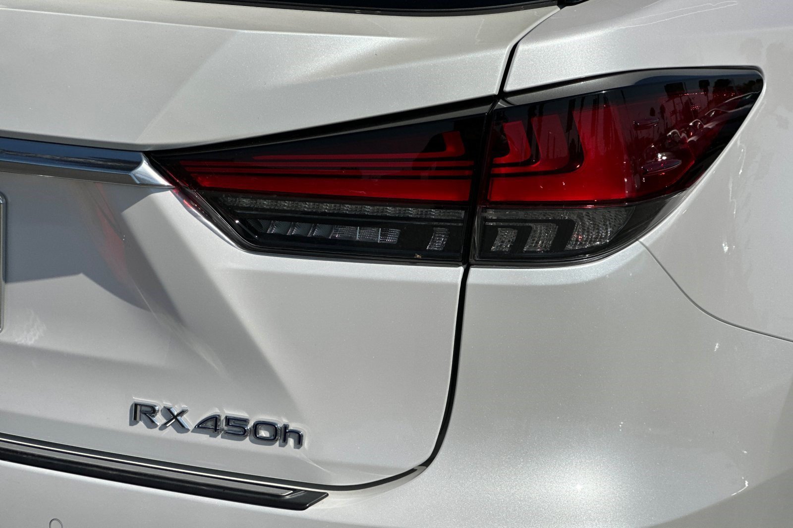Used 2022 Lexus RX 450h AWD w/ Luxury Package image 30
