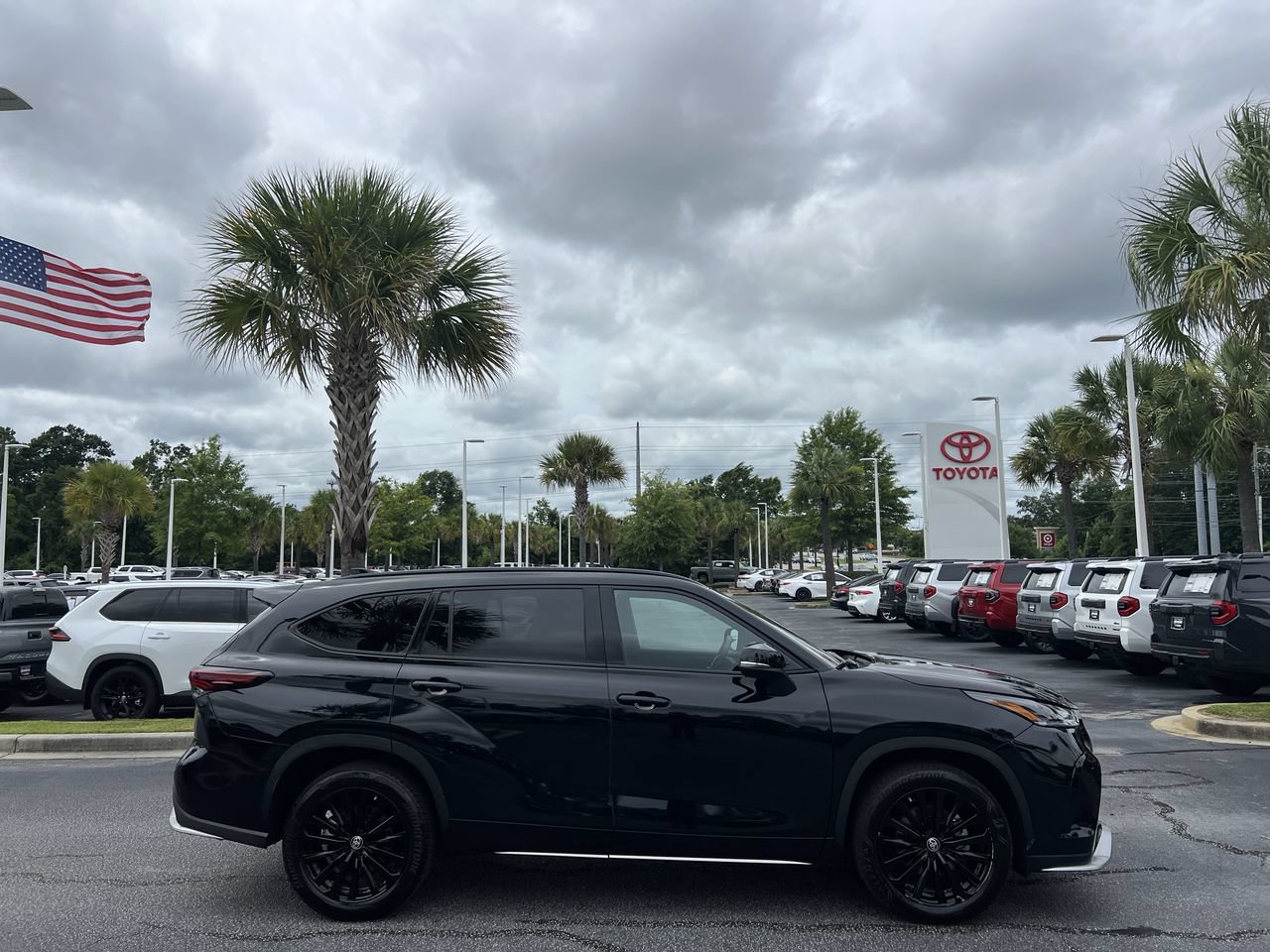 Used 2025 Toyota Highlander XSE AWD/4WD image 11