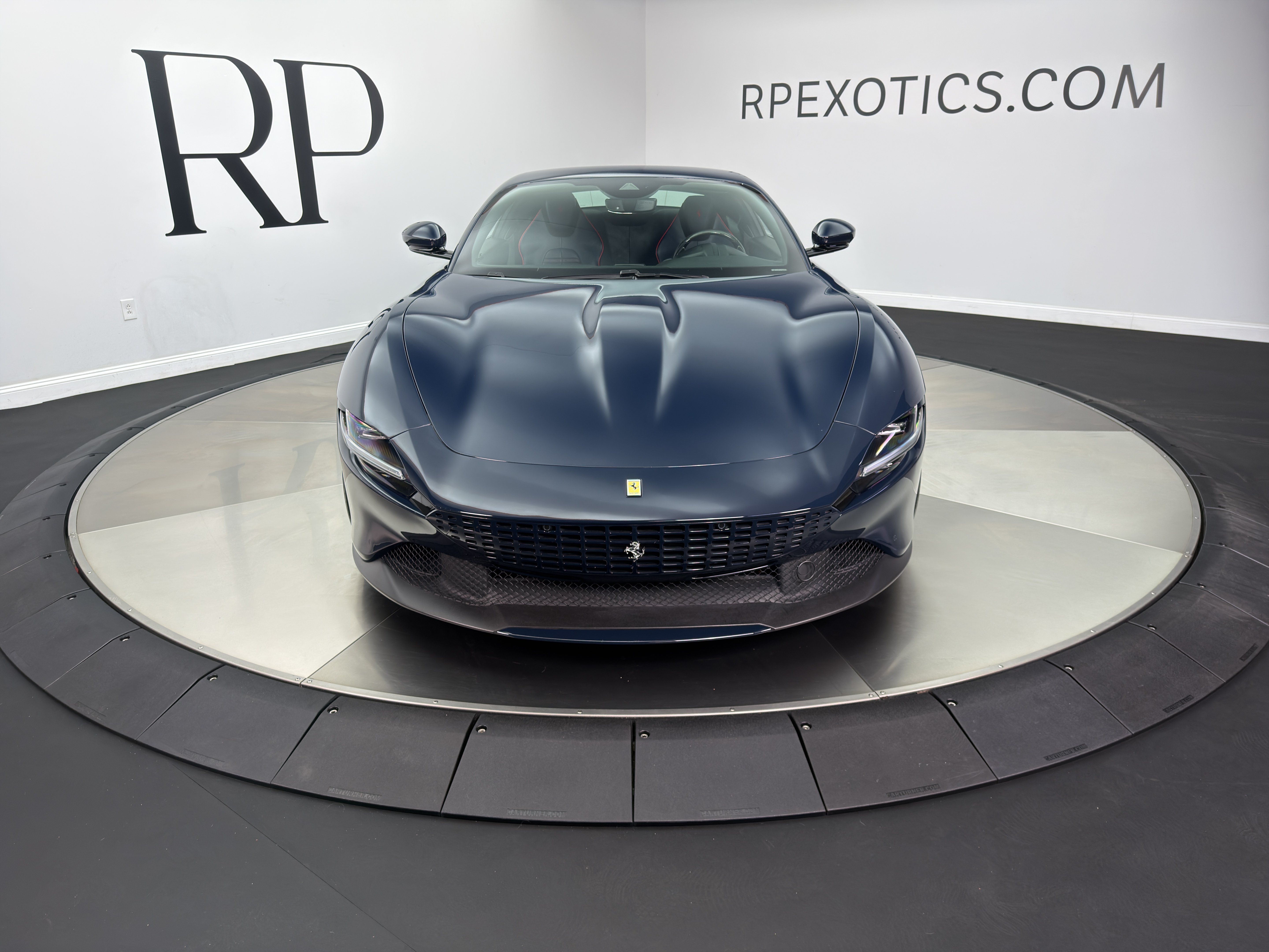 Used 2021 Ferrari Roma RWD image 2