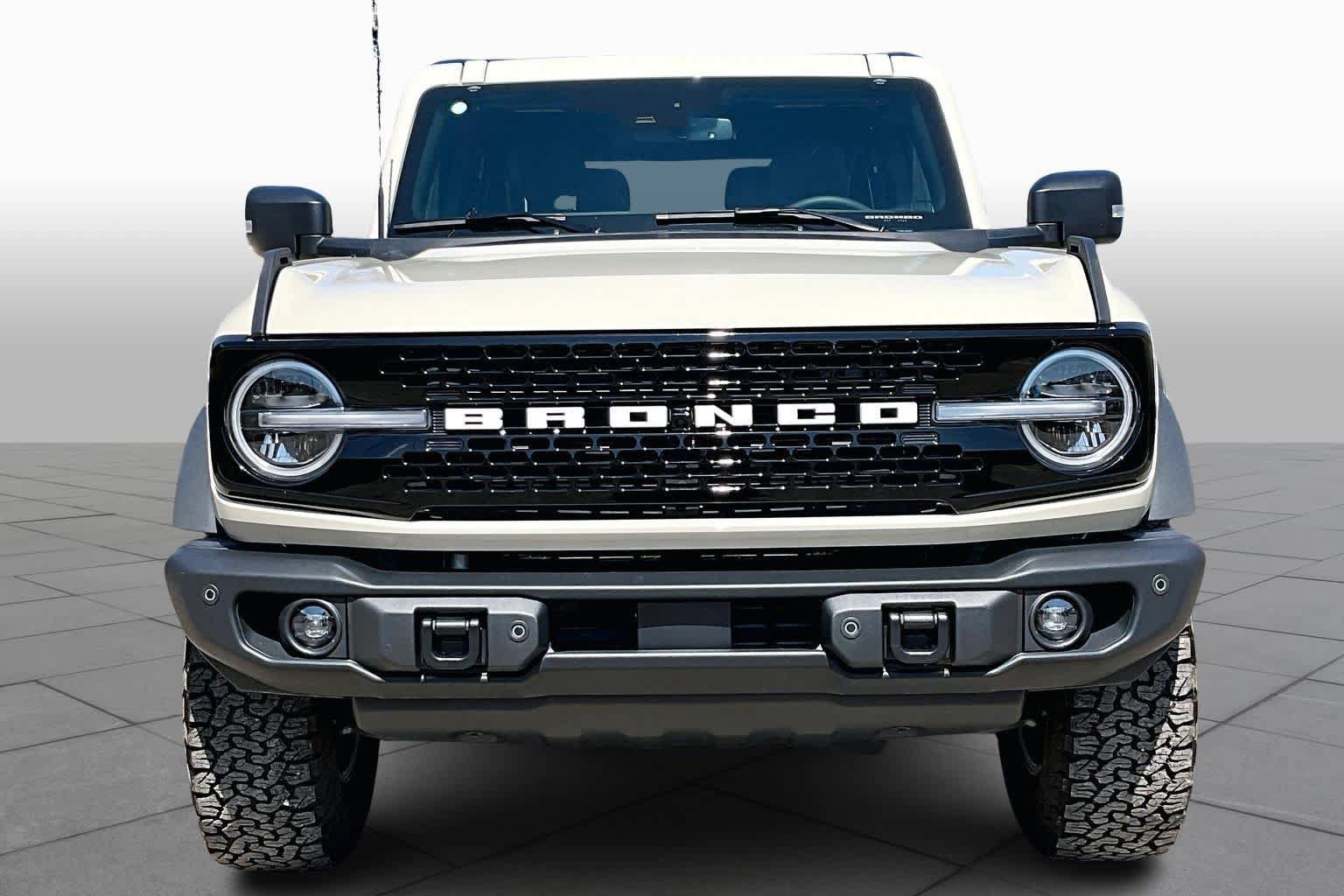 Used 2025 Ford Bronco Badlands AWD/4WD image 3