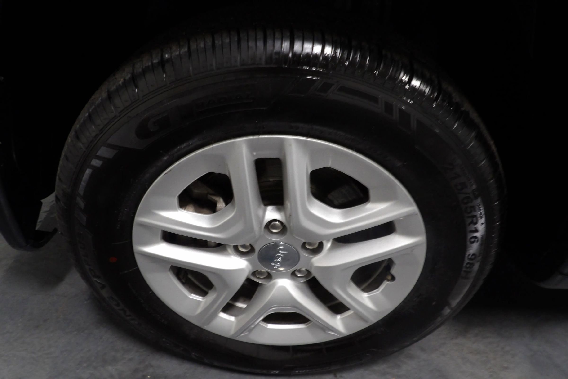 Used 2019 Jeep Compass Sport w/ Cold Weather Group image 23