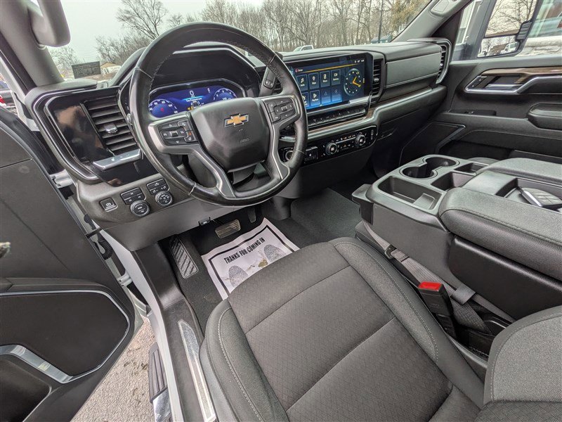 Used 2024 Chevrolet Silverado 2500 LT image 15