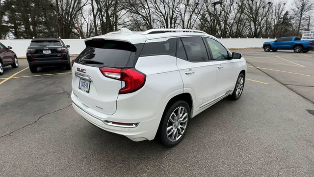 Used 2024 GMC Terrain Denali image 8