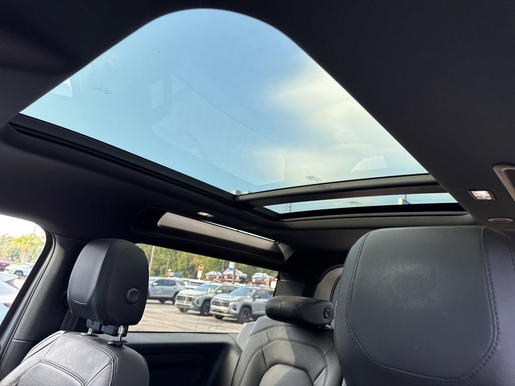 Used 2023 Land Rover Defender 90 S image 47