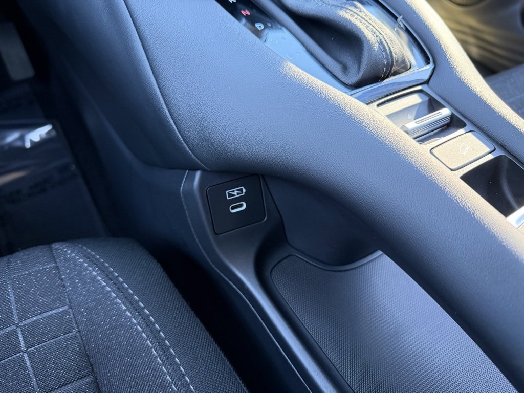 Used 2025 Honda HR-V LX image 26