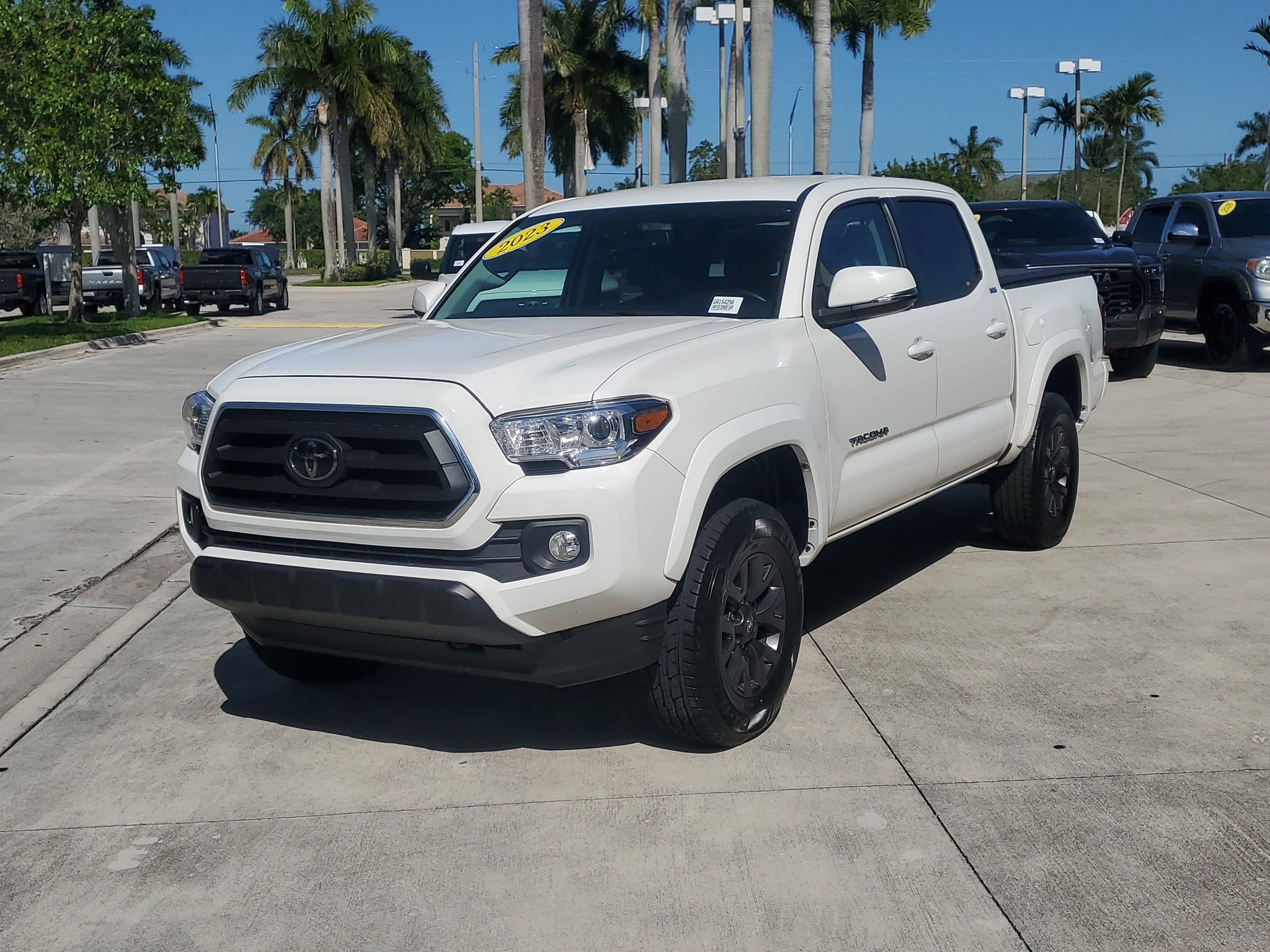Used 2023 Toyota Tacoma SR5 AWD/4WD image 7