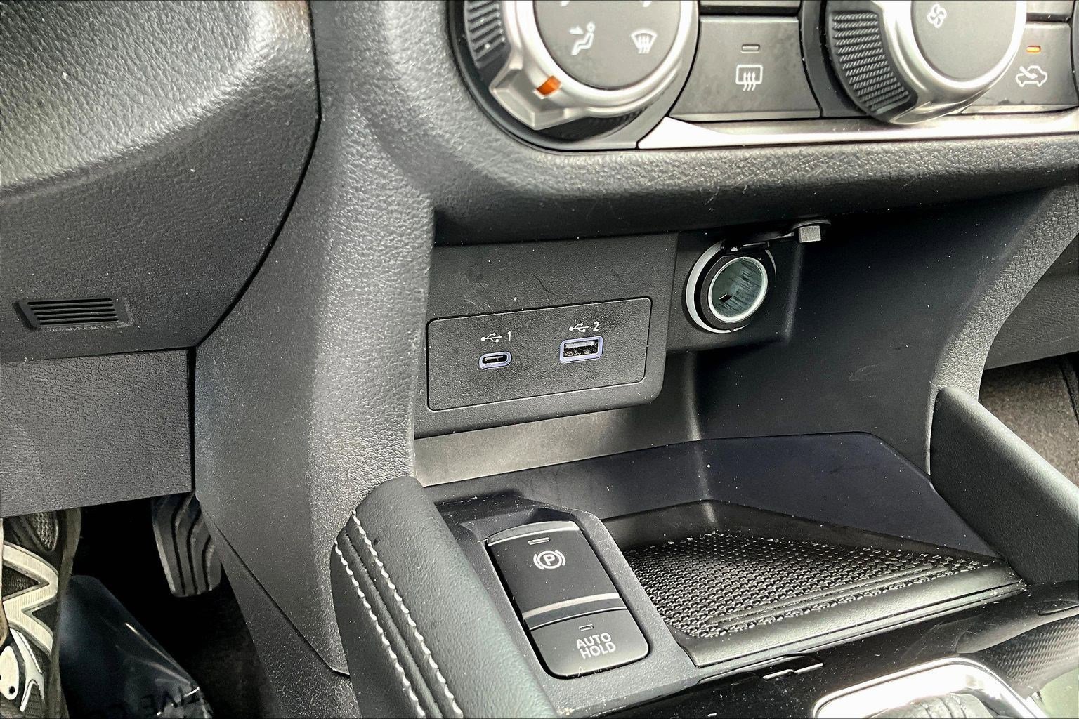 Used 2024 Nissan Kicks SV image 17