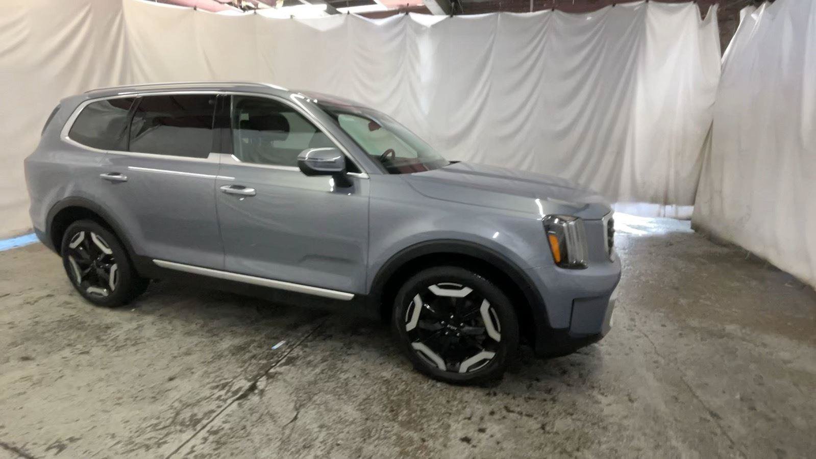 Used 2024 Kia Telluride S w/ S Sunroof Package AWD/4WD image 3