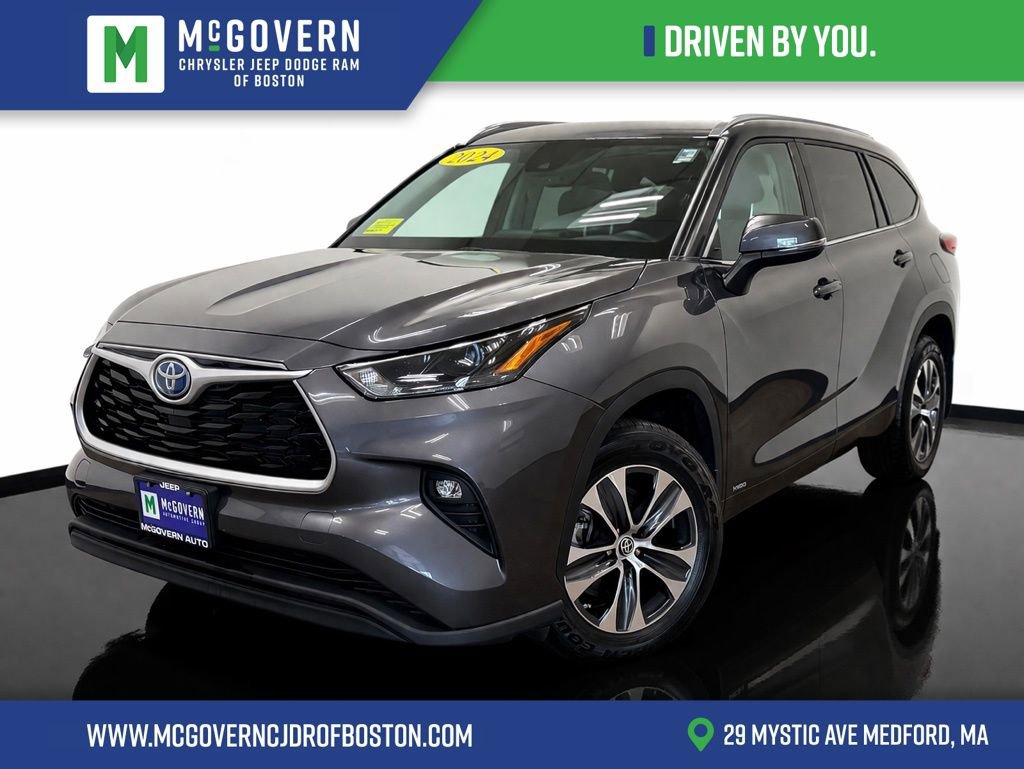 Used 2022 Toyota Highlander XLE image 1