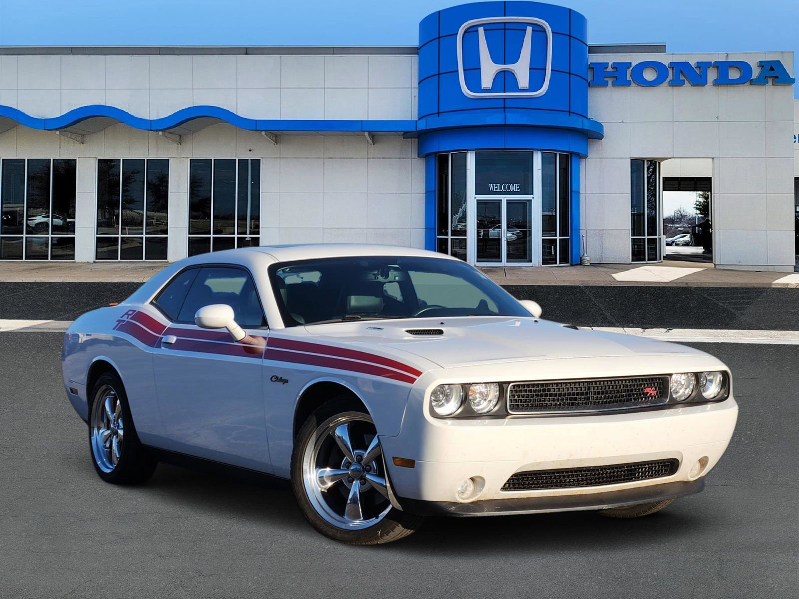 Used 2011 Dodge Challenger R/T image 1