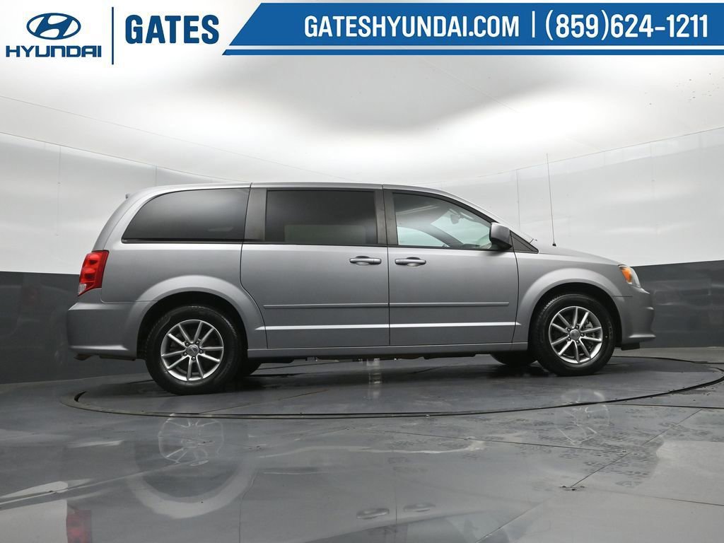 Used 2016 Dodge Grand Caravan SE FWD image 33