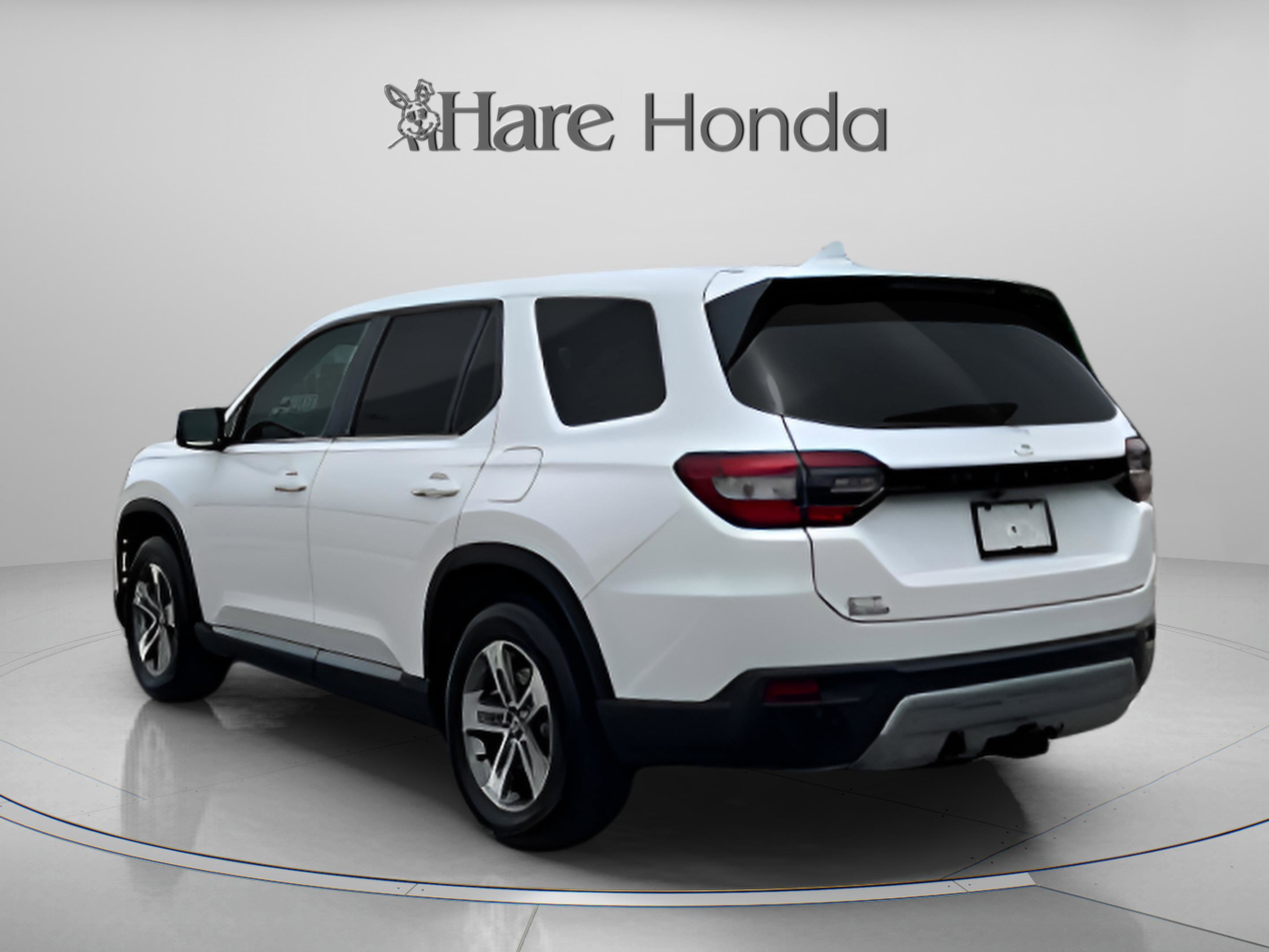 New 2025 Honda Pilot EX-L image 3
