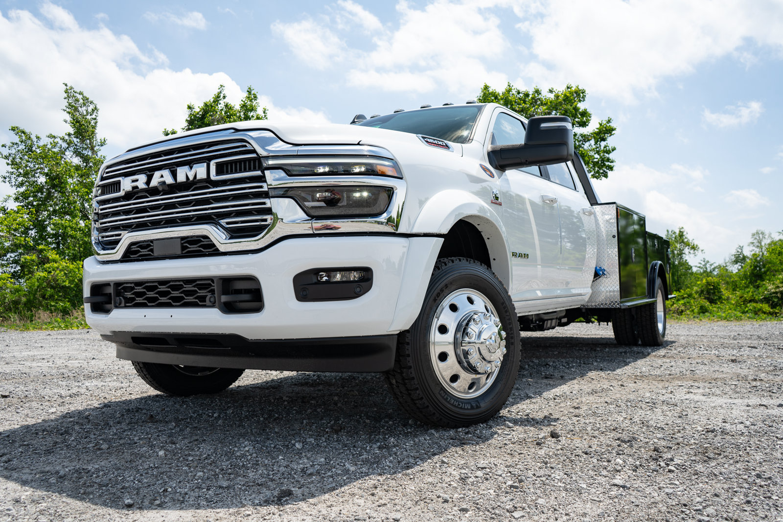 New 2026 RAM 4500 4x4 Crew Cab DRW w/ Laramie Trim Package image 5