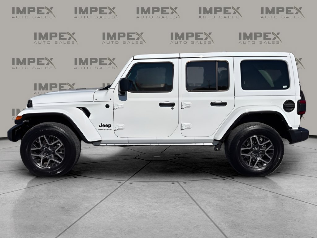 Used 2026 Jeep Wrangler Unlimited Sahara AWD/4WD image 2