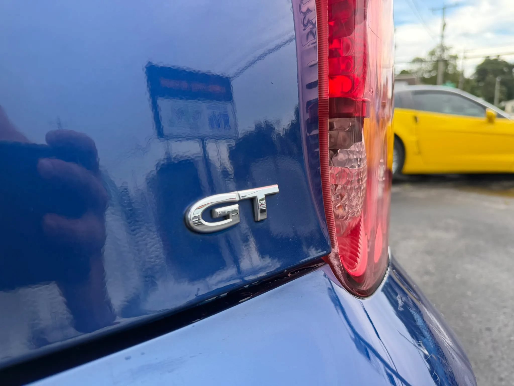 Used 2003 Toyota Celica GT FWD image 9