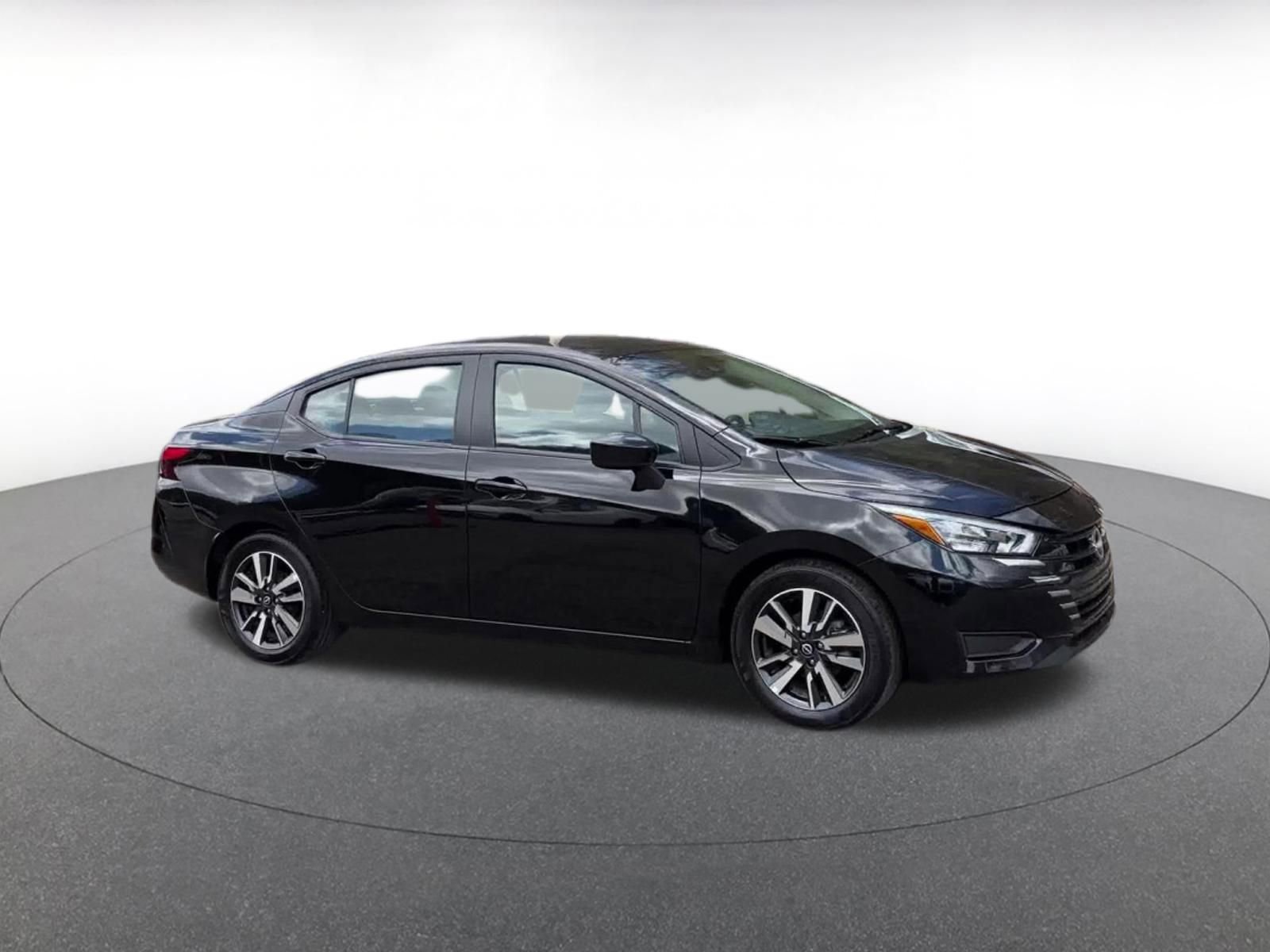Used 2025 Nissan Versa SV FWD video 2