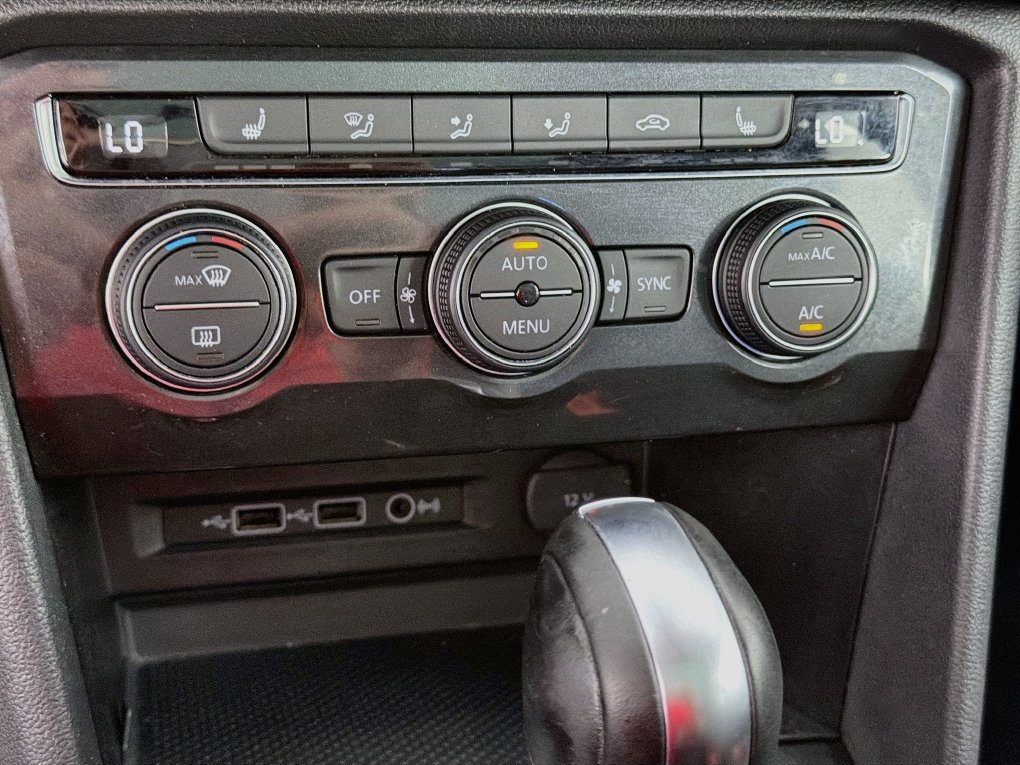 Used 2019 Volkswagen Tiguan SEL FWD image 19