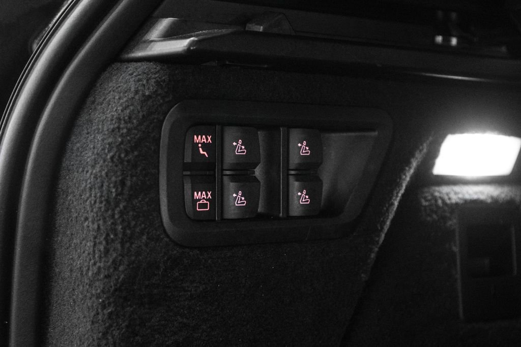 Used 2024 BMW X7 xDrive40i w/ Parking Assistance Package image 39