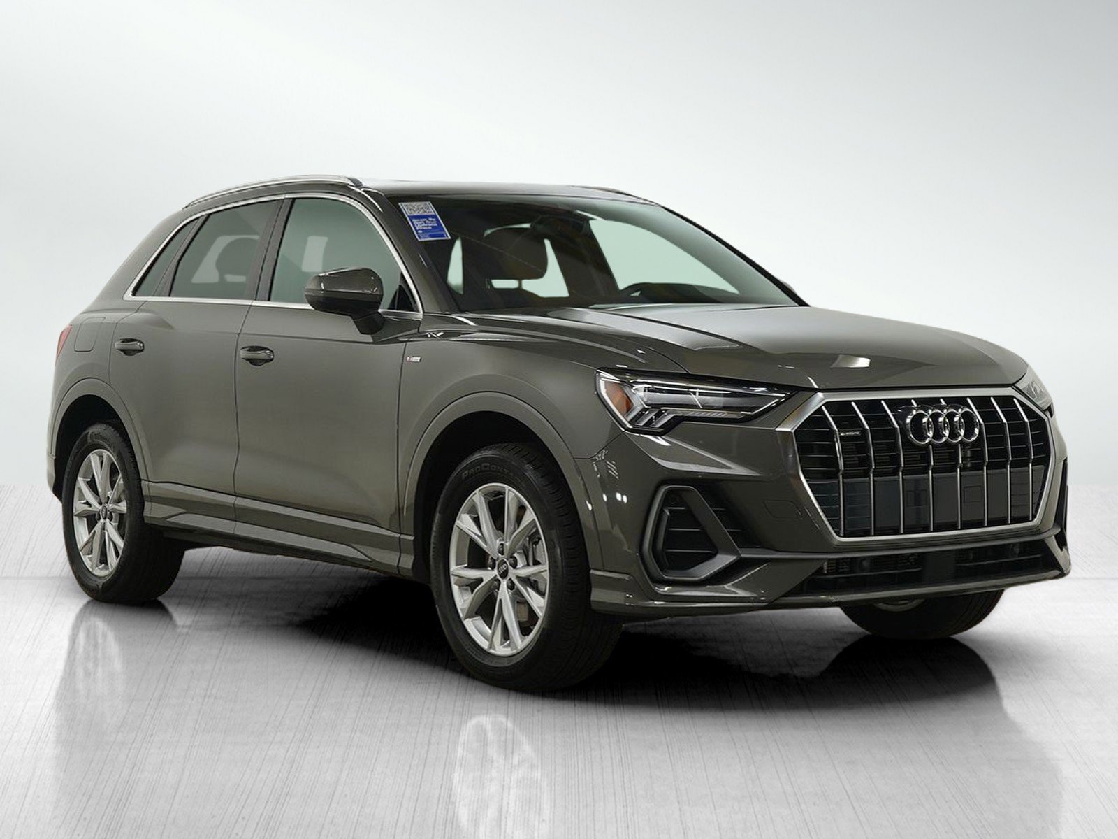 Used 2025 Audi Q3 2.0T Premium image 8