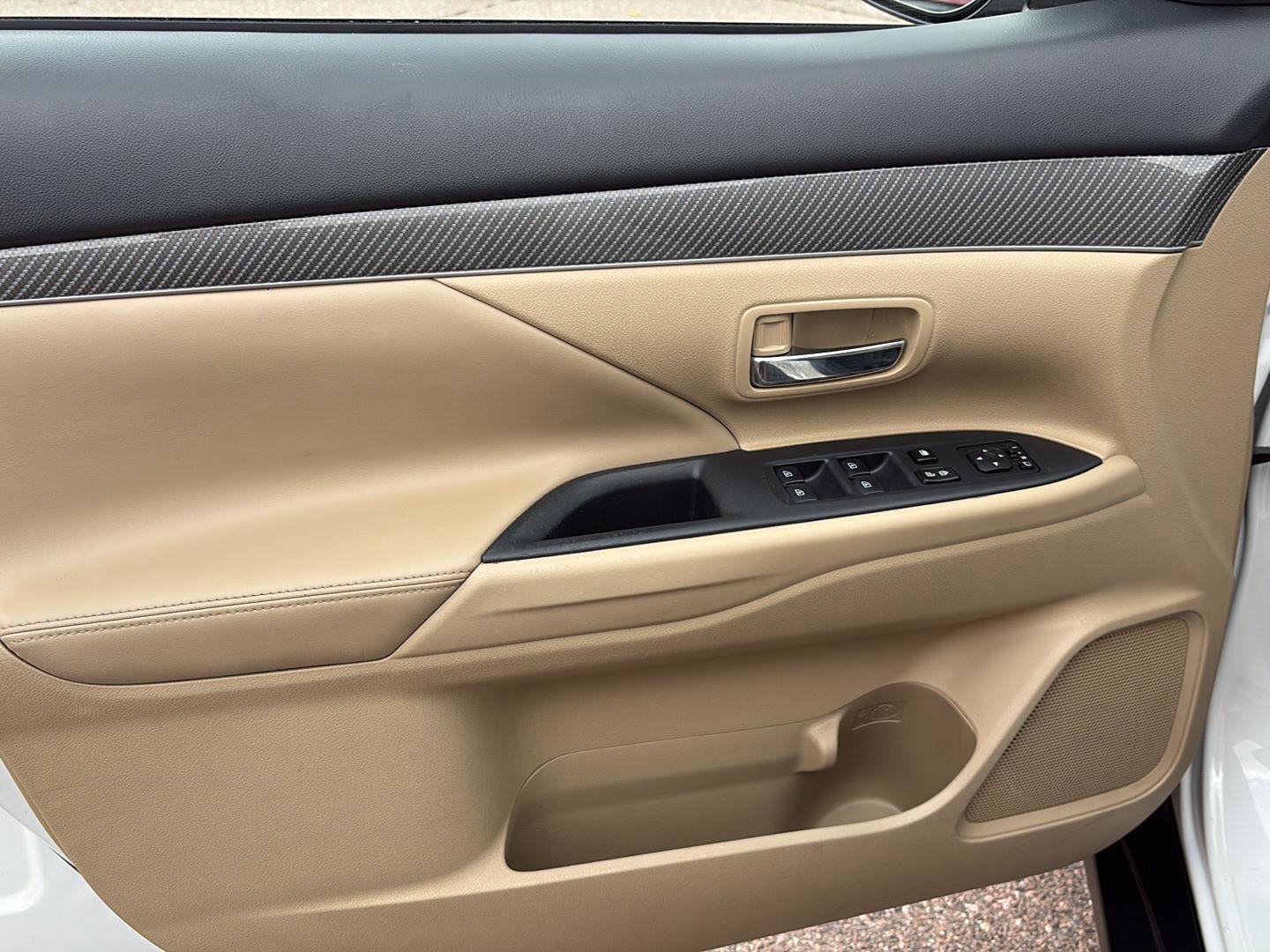 Used 2019 Mitsubishi Outlander GT image 8