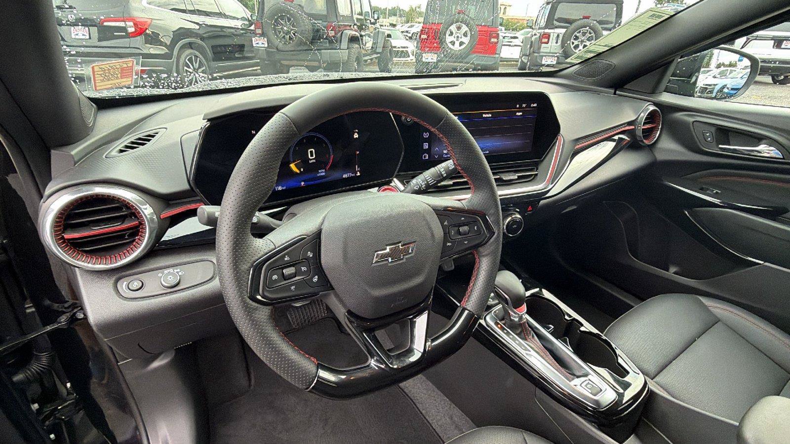 Used 2025 Chevrolet Trax RS w/ Sunroof Package FWD image 24