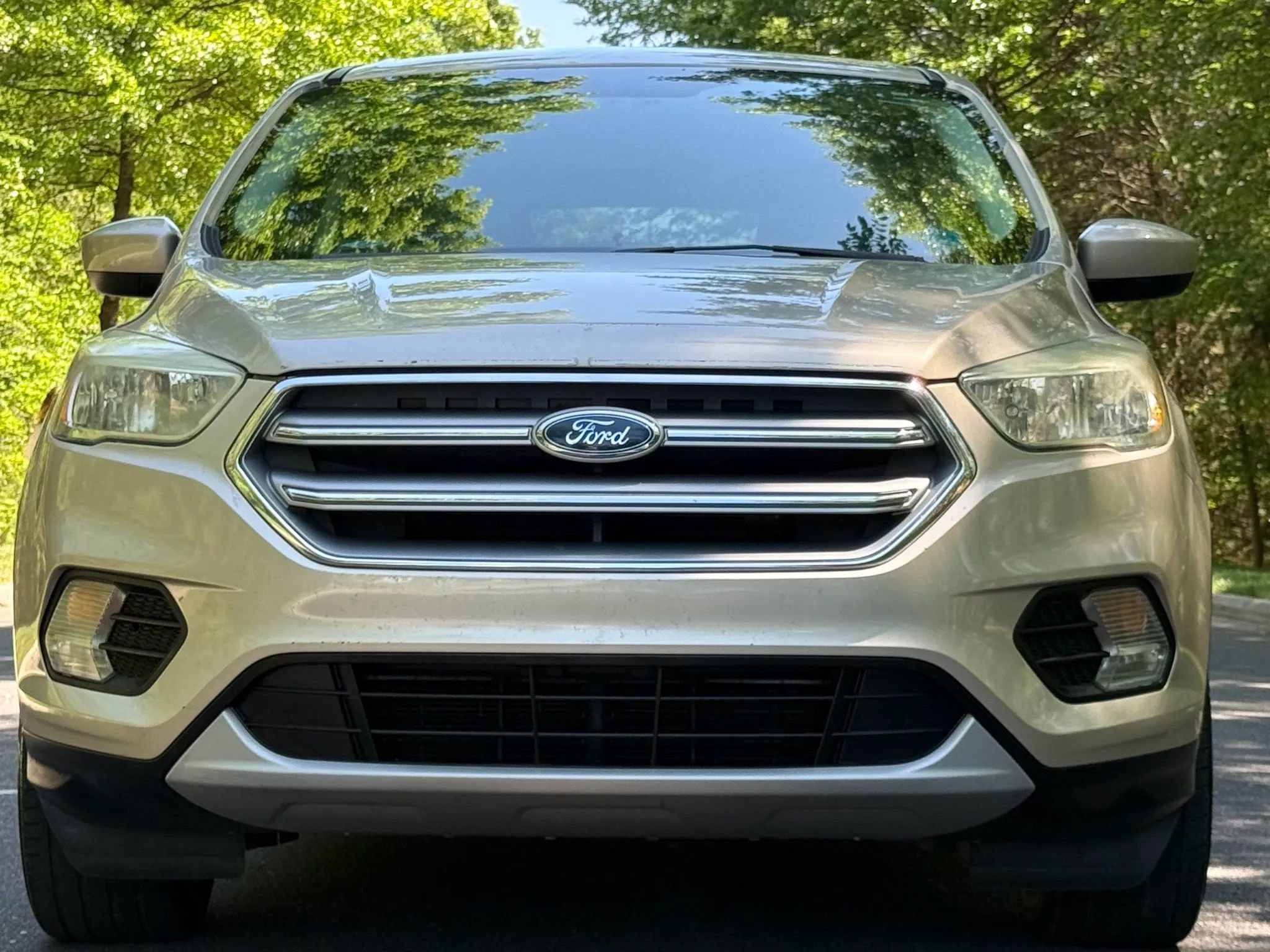Used 2017 Ford Escape SE FWD image 2