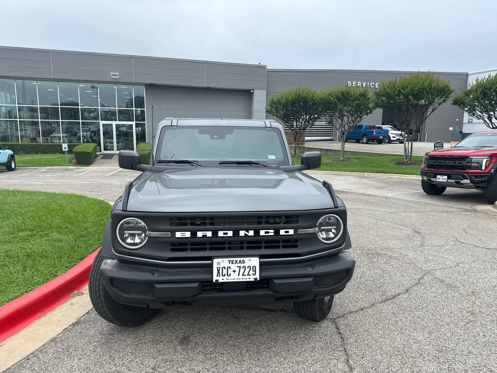 Used 2025 Ford Bronco Big Bend AWD/4WD image 2