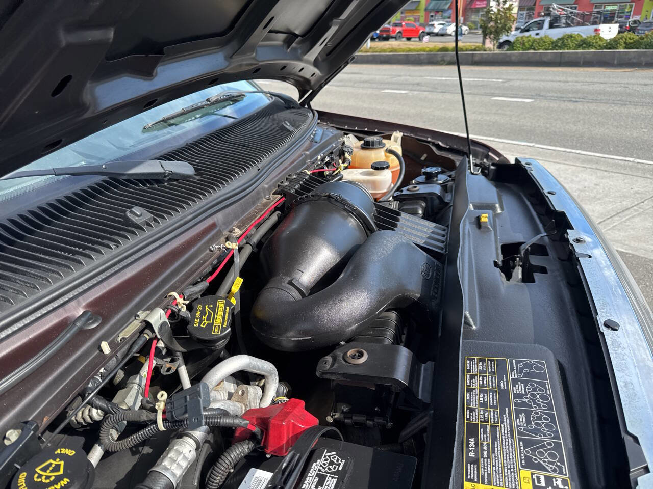 Used 2011 Ford E-150 and Econoline 150 w/ Premium Van Group RWD image 19