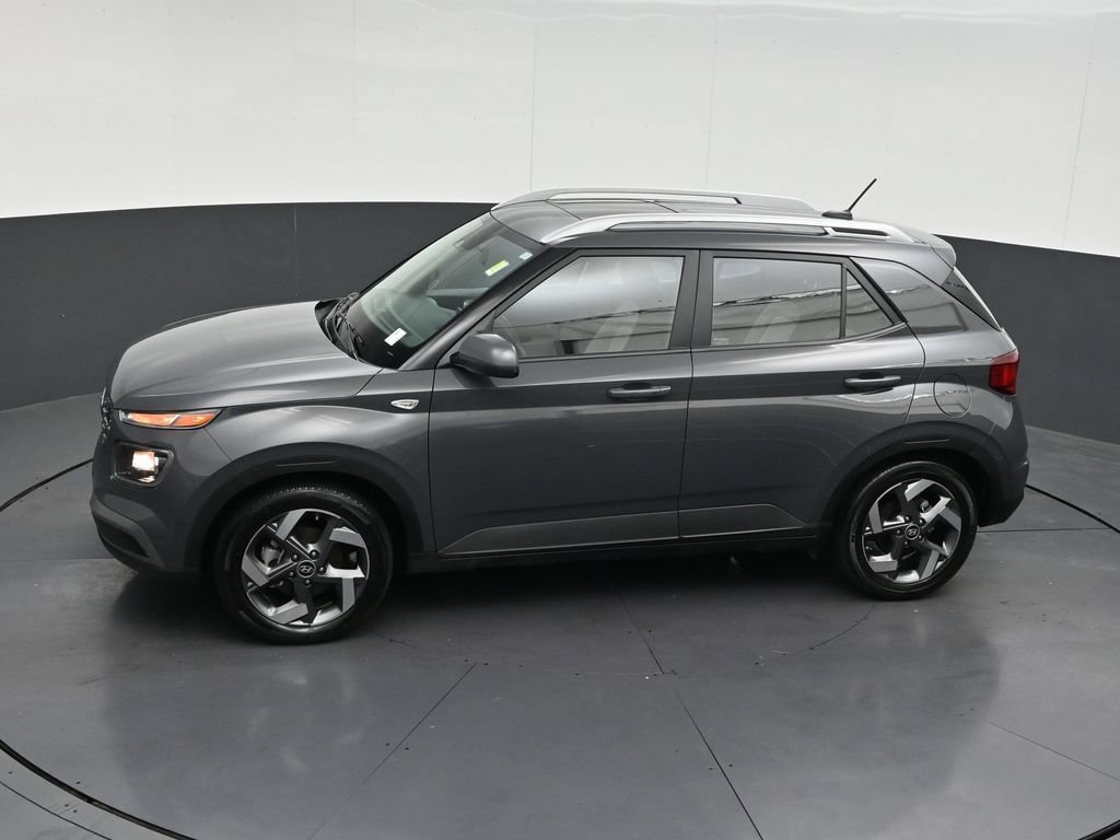 Used 2024 Hyundai Venue SEL FWD image 16