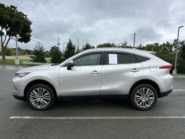 Used 2023 Toyota Venza XLE AWD/4WD image 2