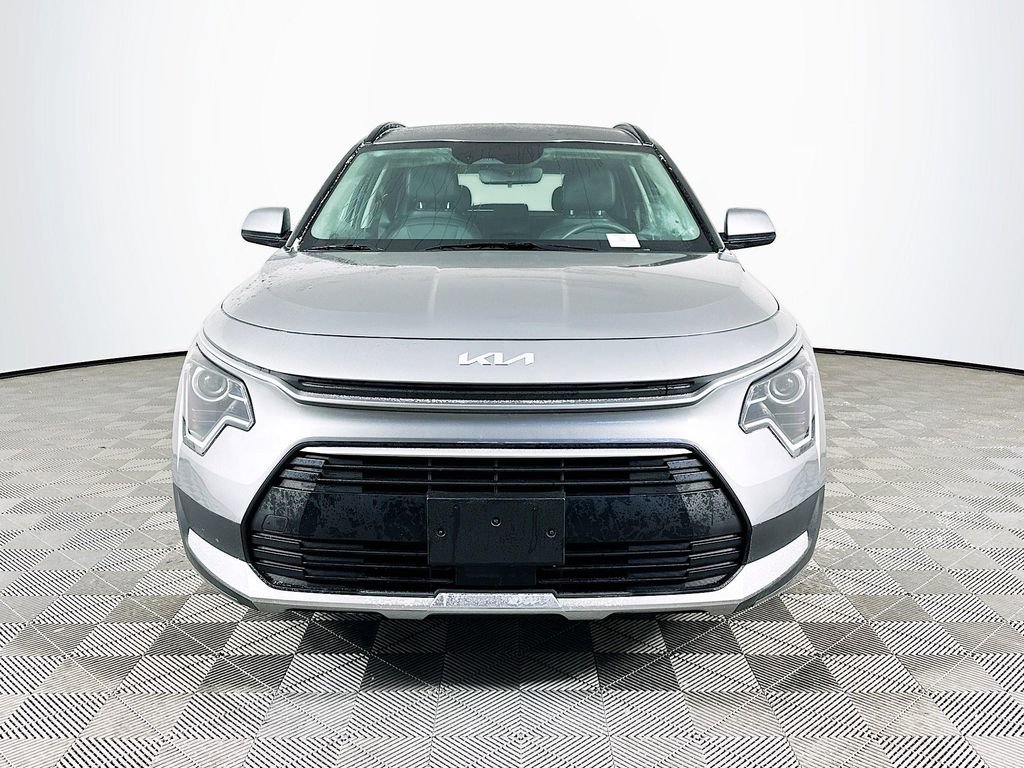 Used 2023 Kia Niro EX image 4