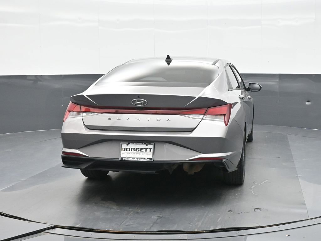 Used 2023 Hyundai Elantra SEL image 6