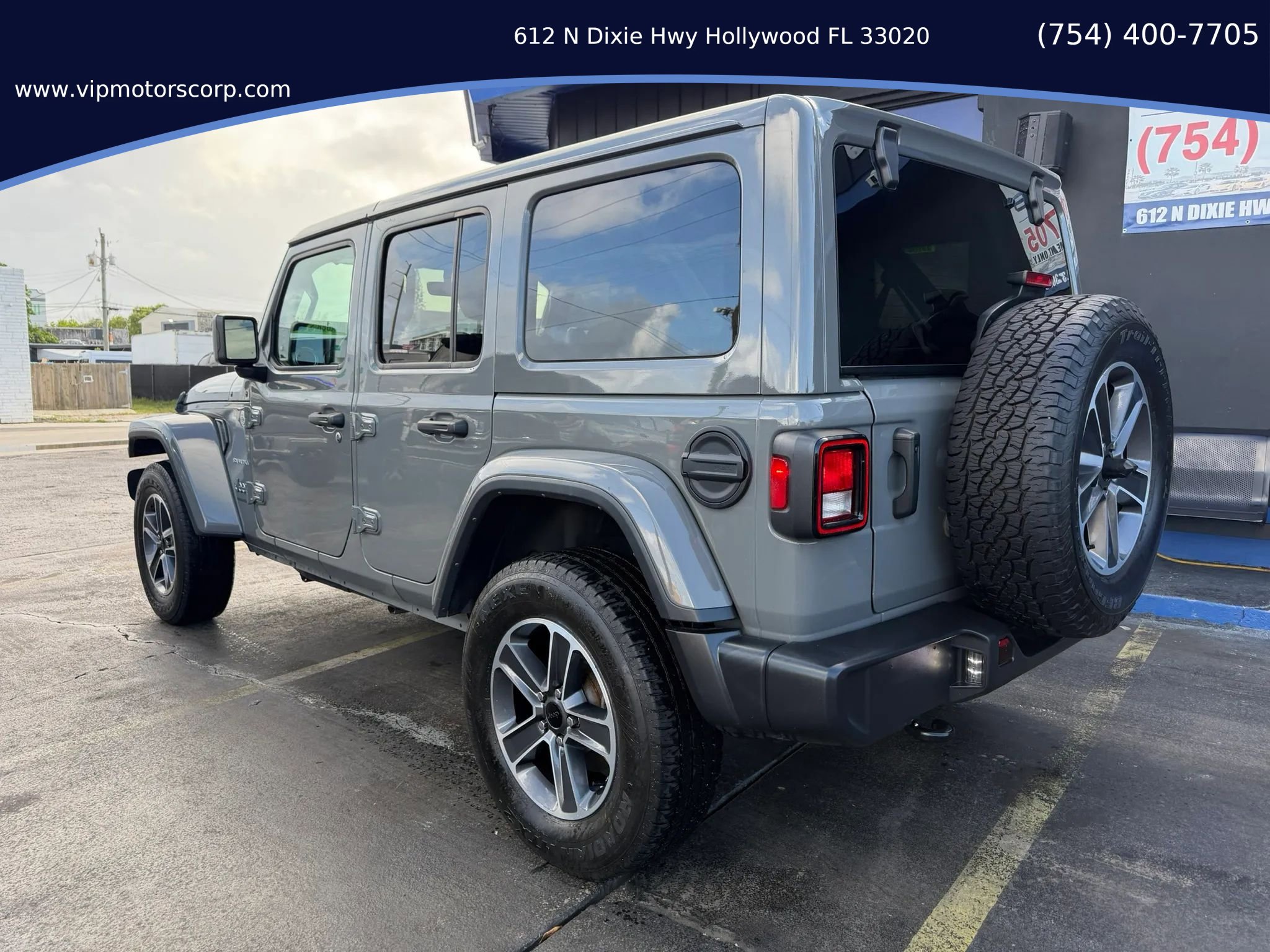 Used 2023 Jeep Wrangler Unlimited Sahara image 3