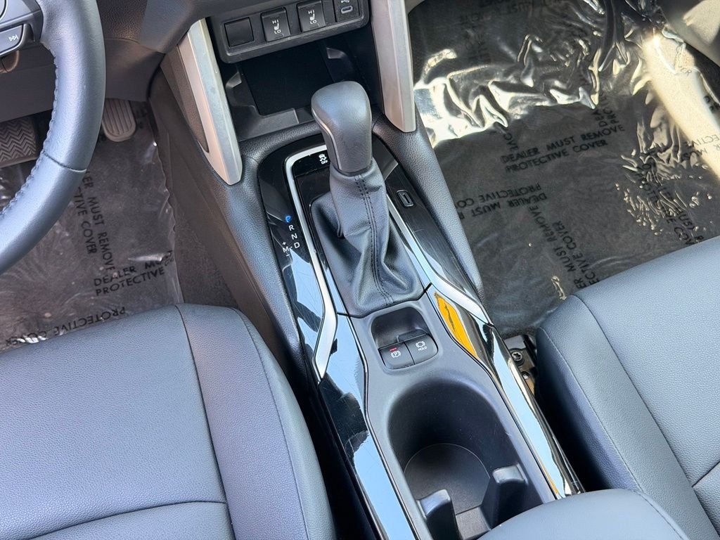 Certified 2025 Toyota Corolla Cross XLE FWD image 17
