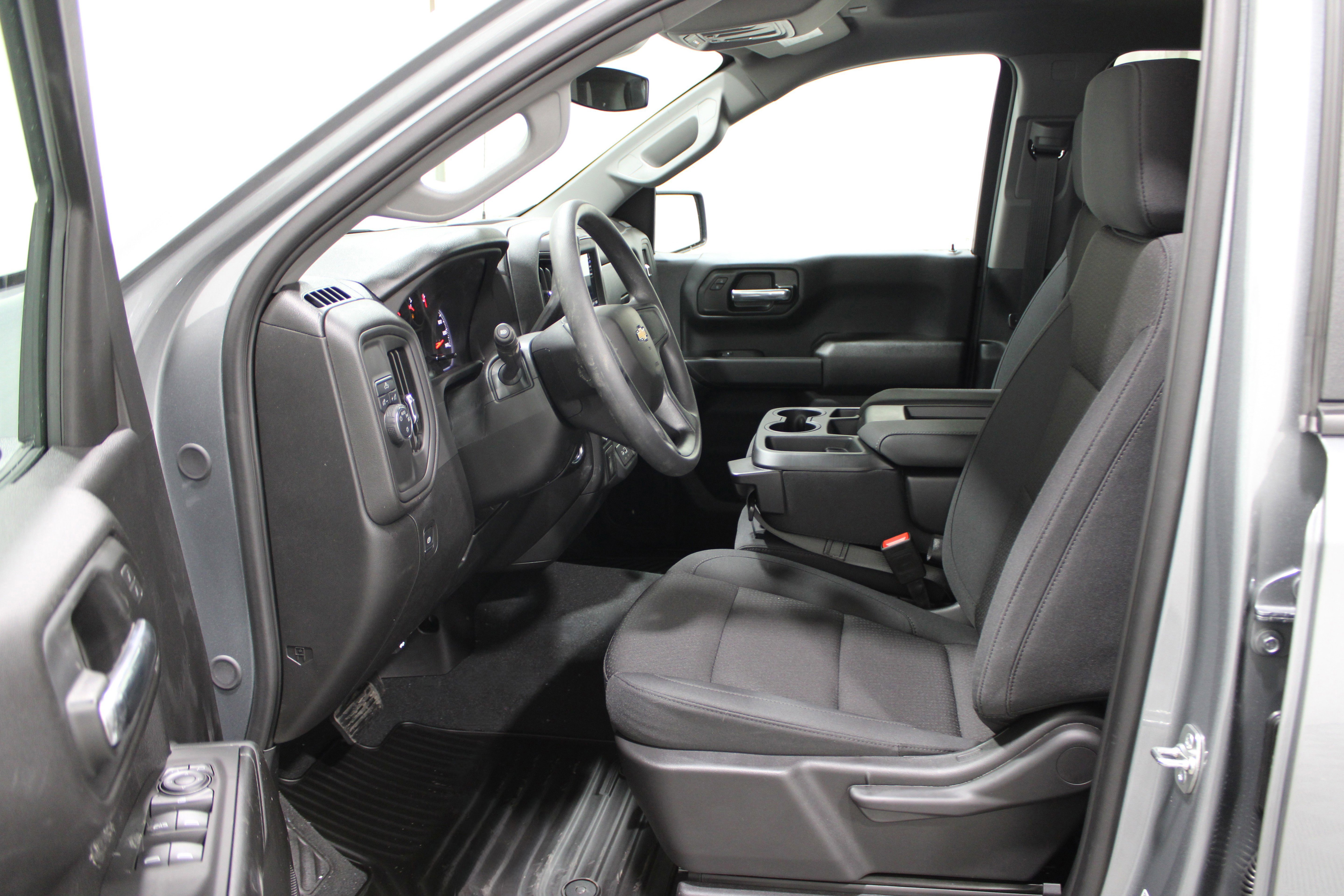 Used 2025 Chevrolet Silverado 1500 W/T w/ WT Value Package image 3