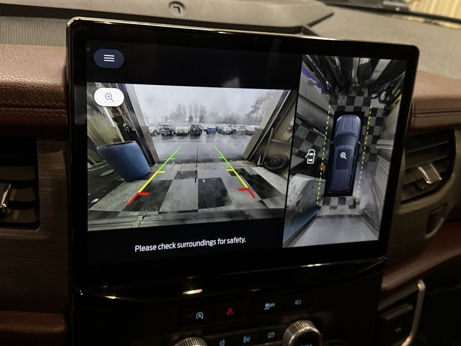 Used 2024 Ford Expedition Limited image 19