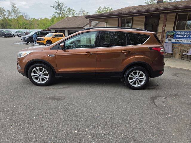 Used 2017 Ford Escape SE w/ SE Leather Comfort Package AWD/4WD image 3