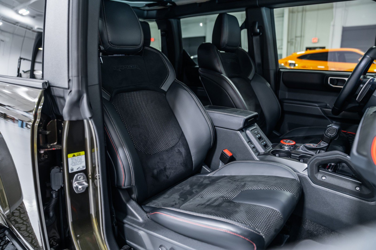 Used 2025 Ford Bronco Raptor AWD/4WD image 13