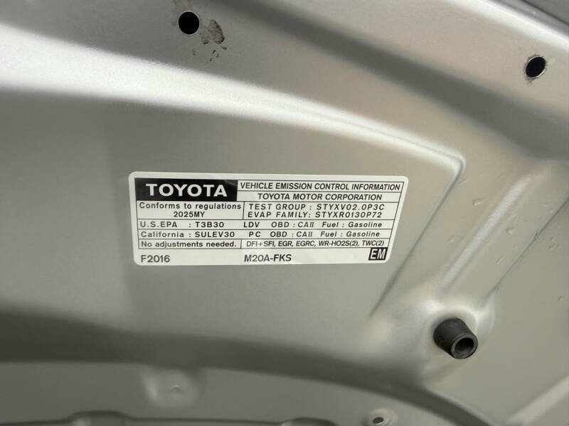 Used 2025 Toyota Corolla LE image 19