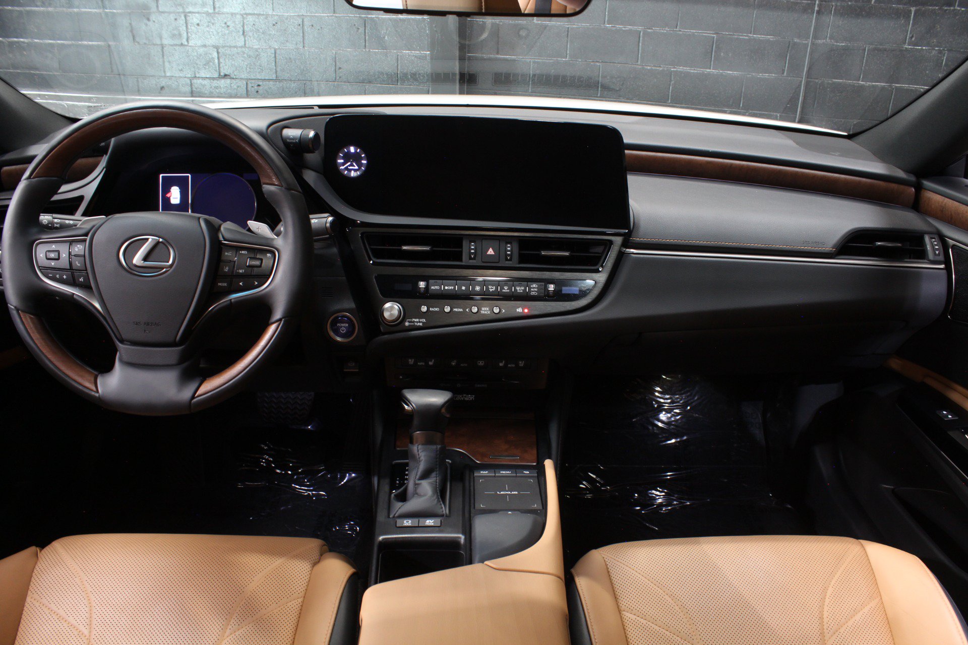 Used 2022 Lexus ES 300h Ultra Luxury w/ Accessory Package 2 FWD image 26