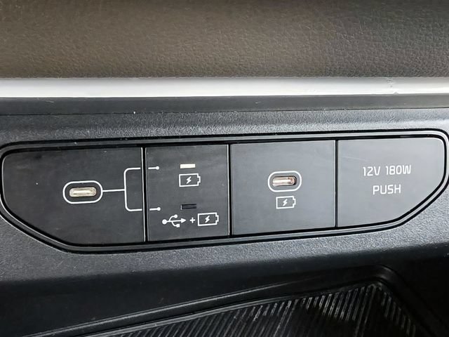 Used 2025 Kia Carnival FWD image 28