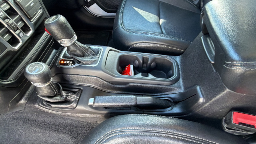 Used 2020 Jeep Wrangler Unlimited Sahara AWD/4WD image 13