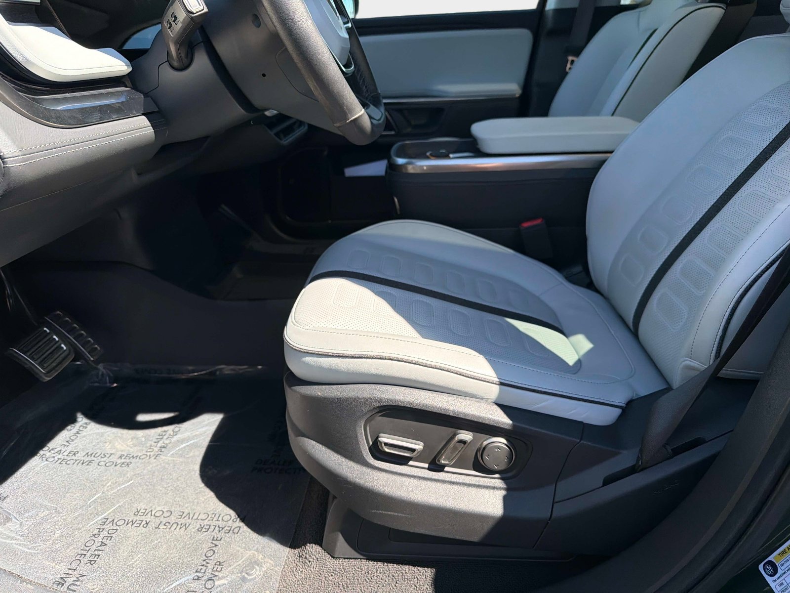 Used 2024 Rivian R1T Adventure image 41