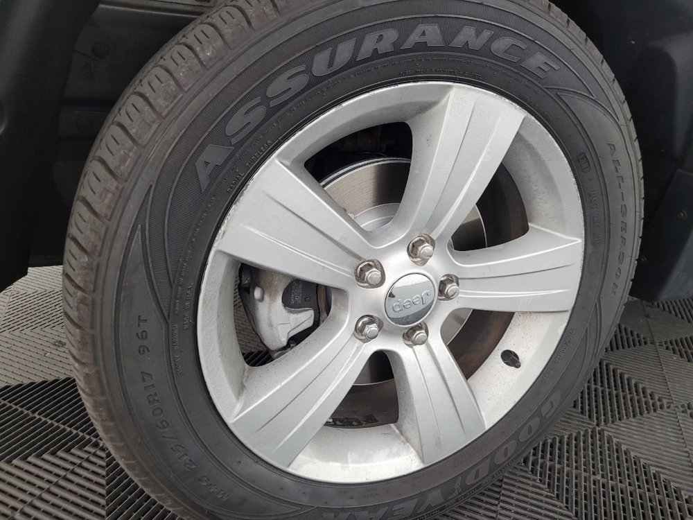 Used 2016 Jeep Patriot Latitude AWD/4WD image 31