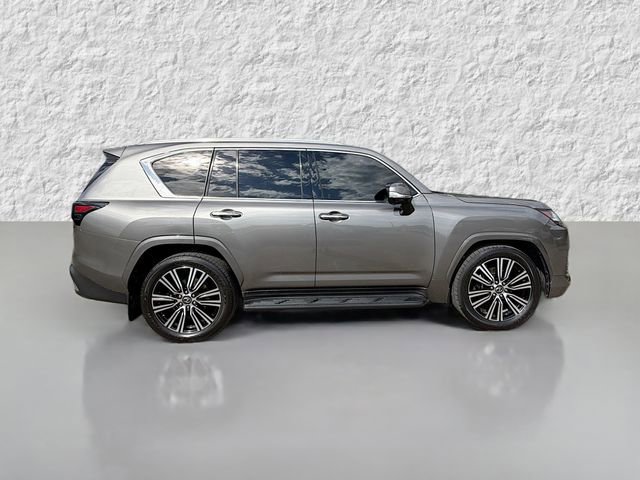 Used 2022 Lexus LX 600 4WD w/ Accessory Package (Z1) image 2