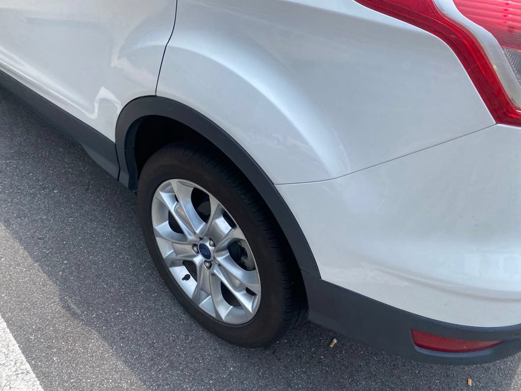 Used 2014 Ford Escape Titanium w/ Equipment Group 401A FWD image 9